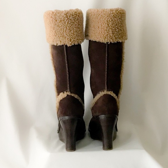 UGG - Picture 2 of 5